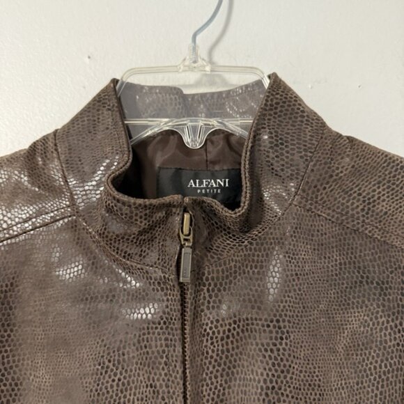 Alfani Women's Leather Jacket Brown Snake Textured Lined Medium M Petite MP - Picture 2 of 11
